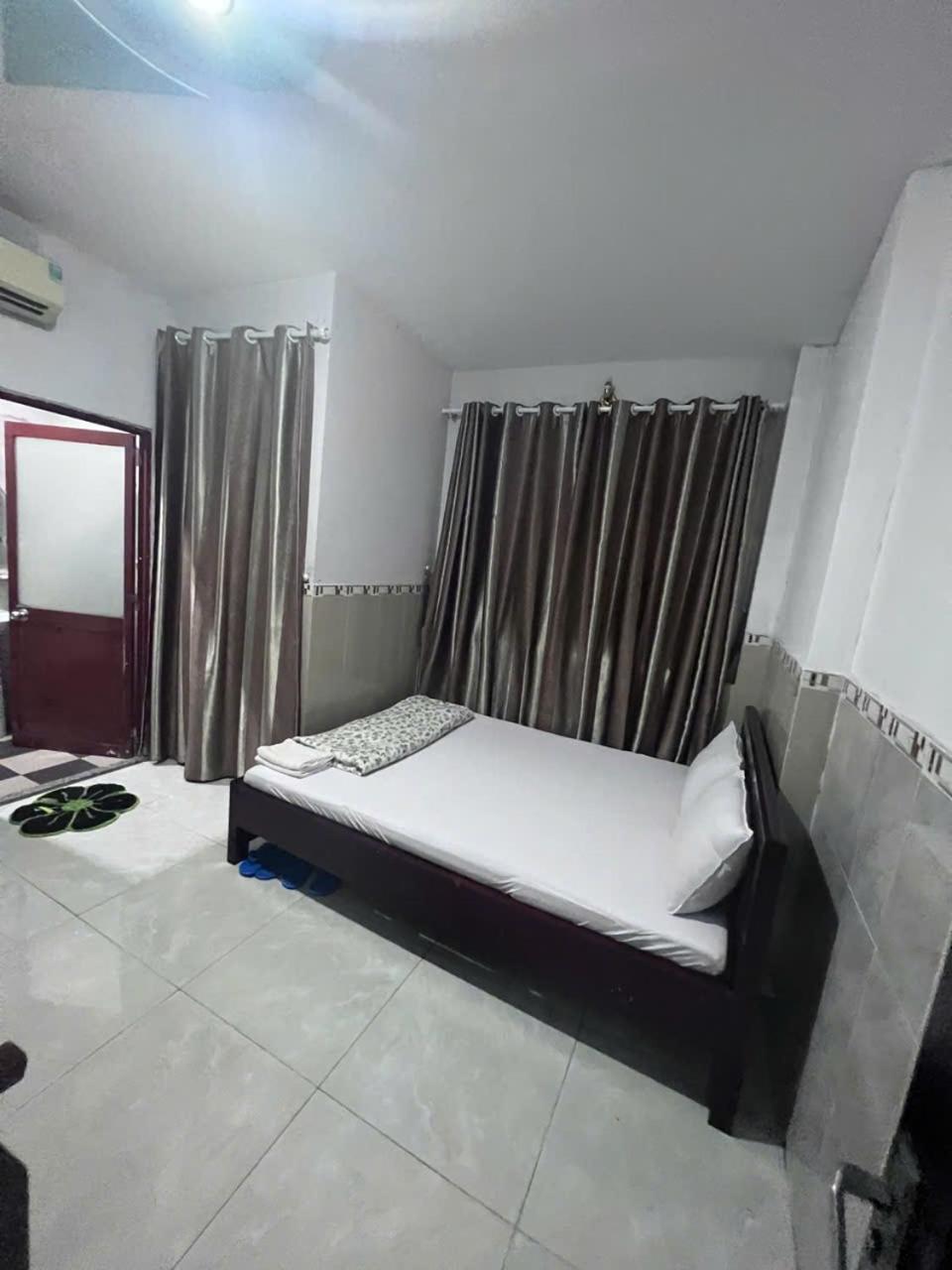 Khach San Doan Gia Aparthotel Ho Chi Minh City Exterior photo